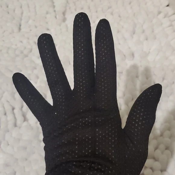 Vintage Black Nylon Gloves - Picture 5 of 8